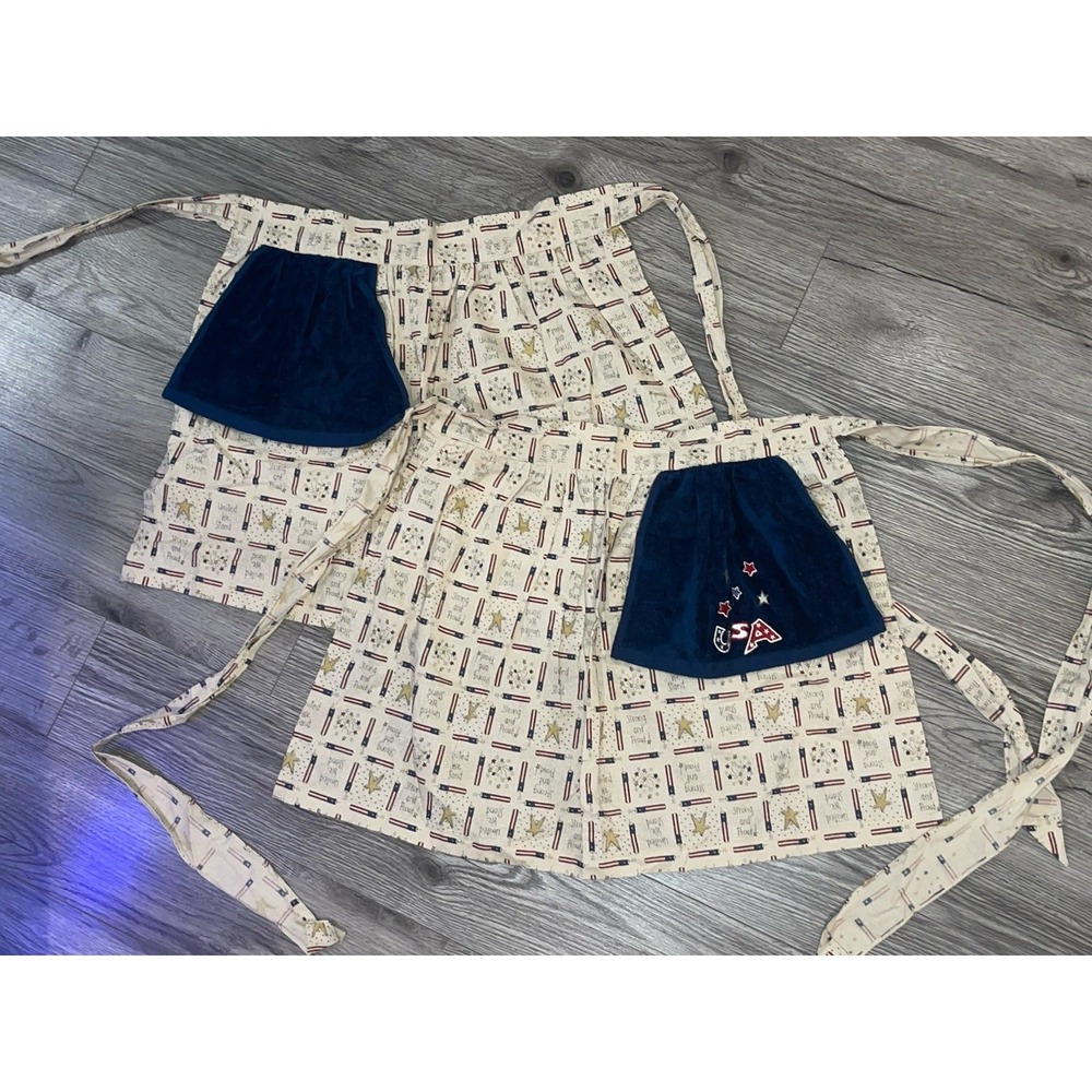 Vintage Pair Of Patriotic Aprons With Towels Beige Red & Blue USA